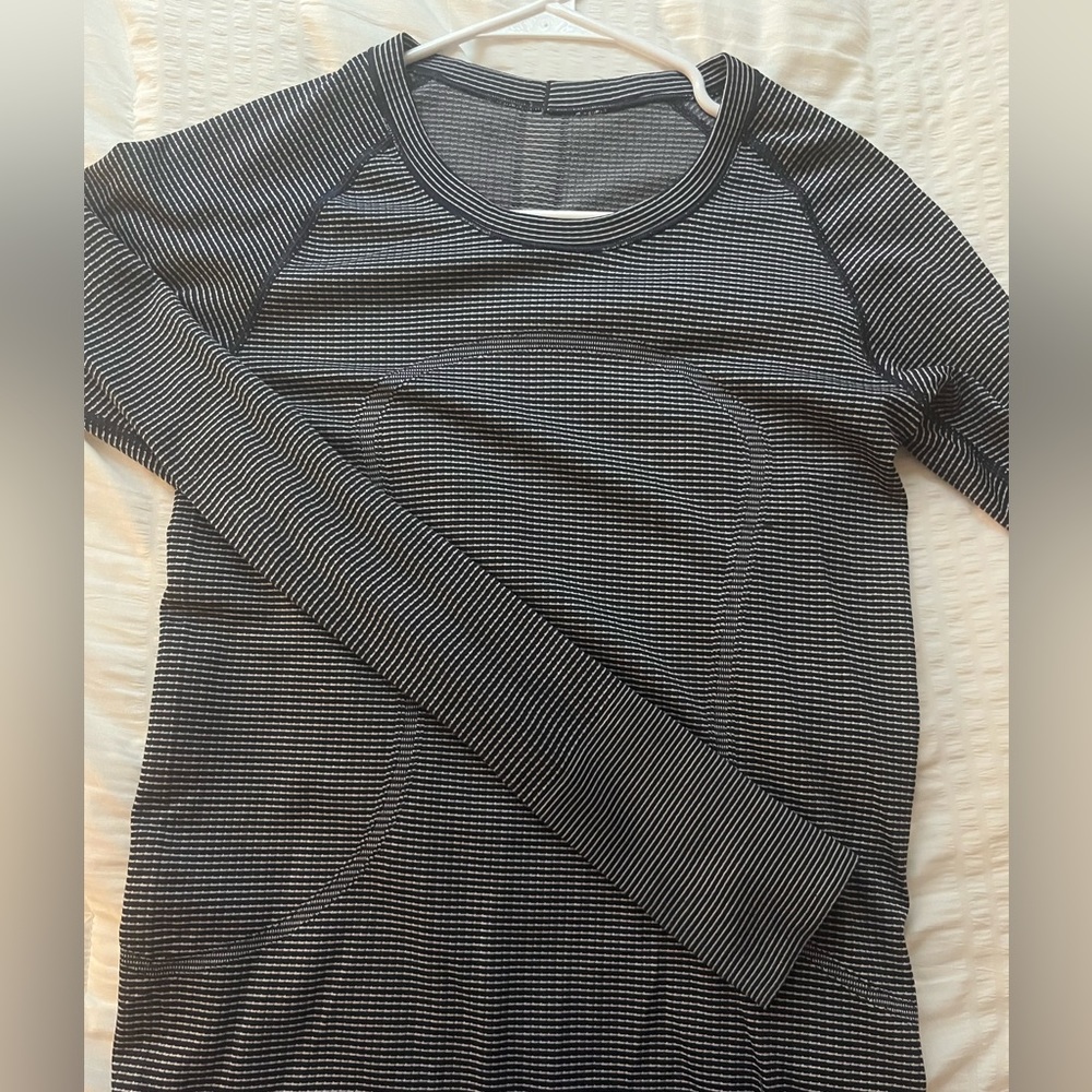 Swiftly Tech Long-Sleeve Shirt Navy Stripes